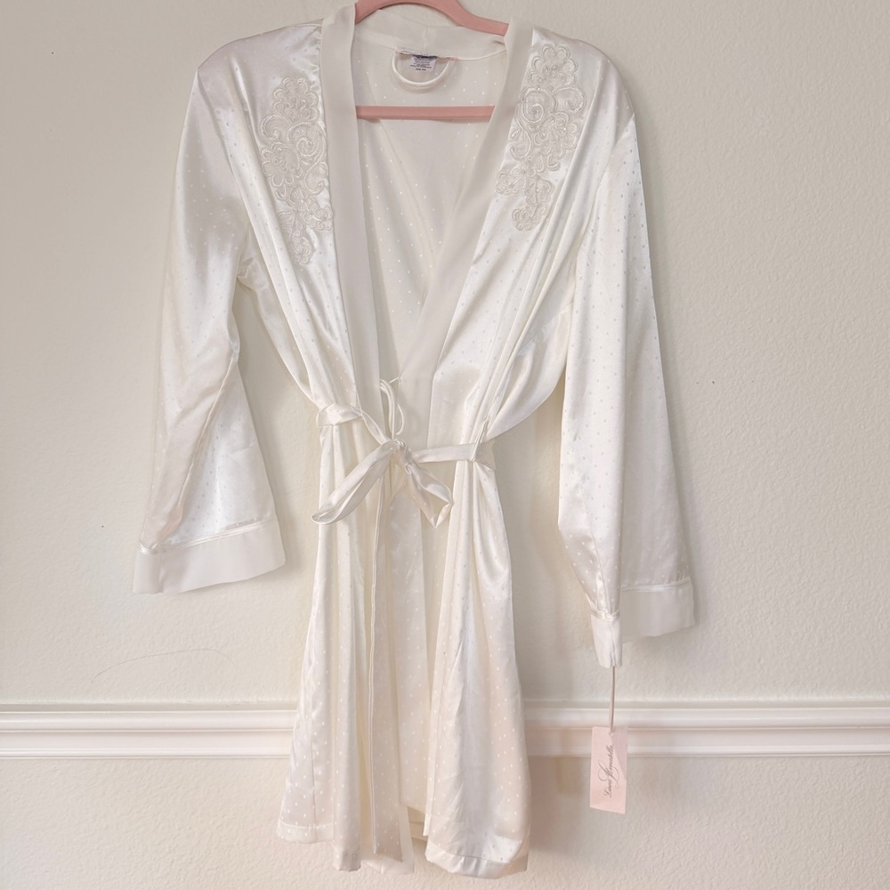 Linea Donatella Bridal  Bachelorette Ivory Satin Robe Lace Shoulder Appliqué S/M